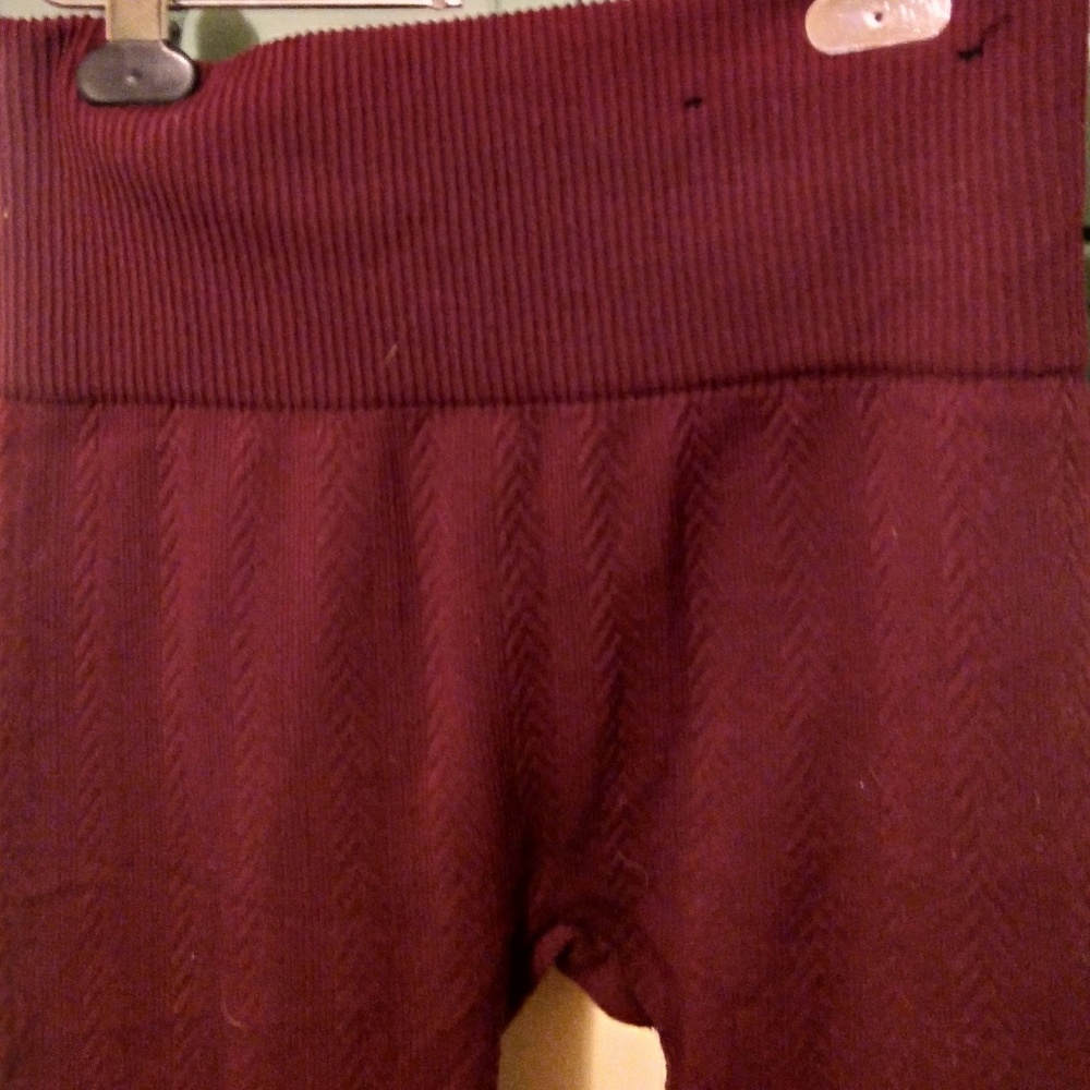 Burgandy quilted leggings